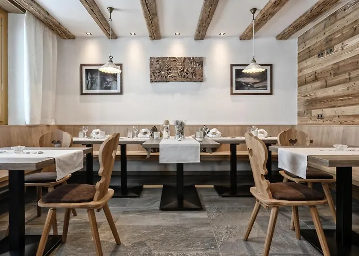 吉罗斯汀伯格酒店 酒店 3*