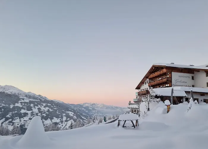 吉罗斯汀伯格酒店 3*