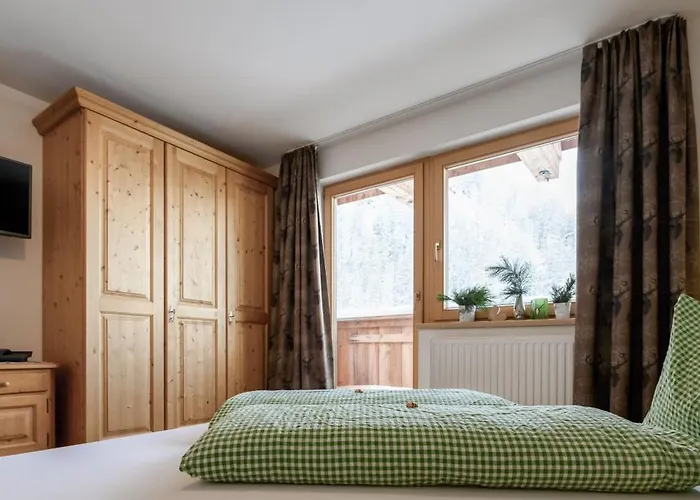 吉罗斯汀伯格酒店 酒店